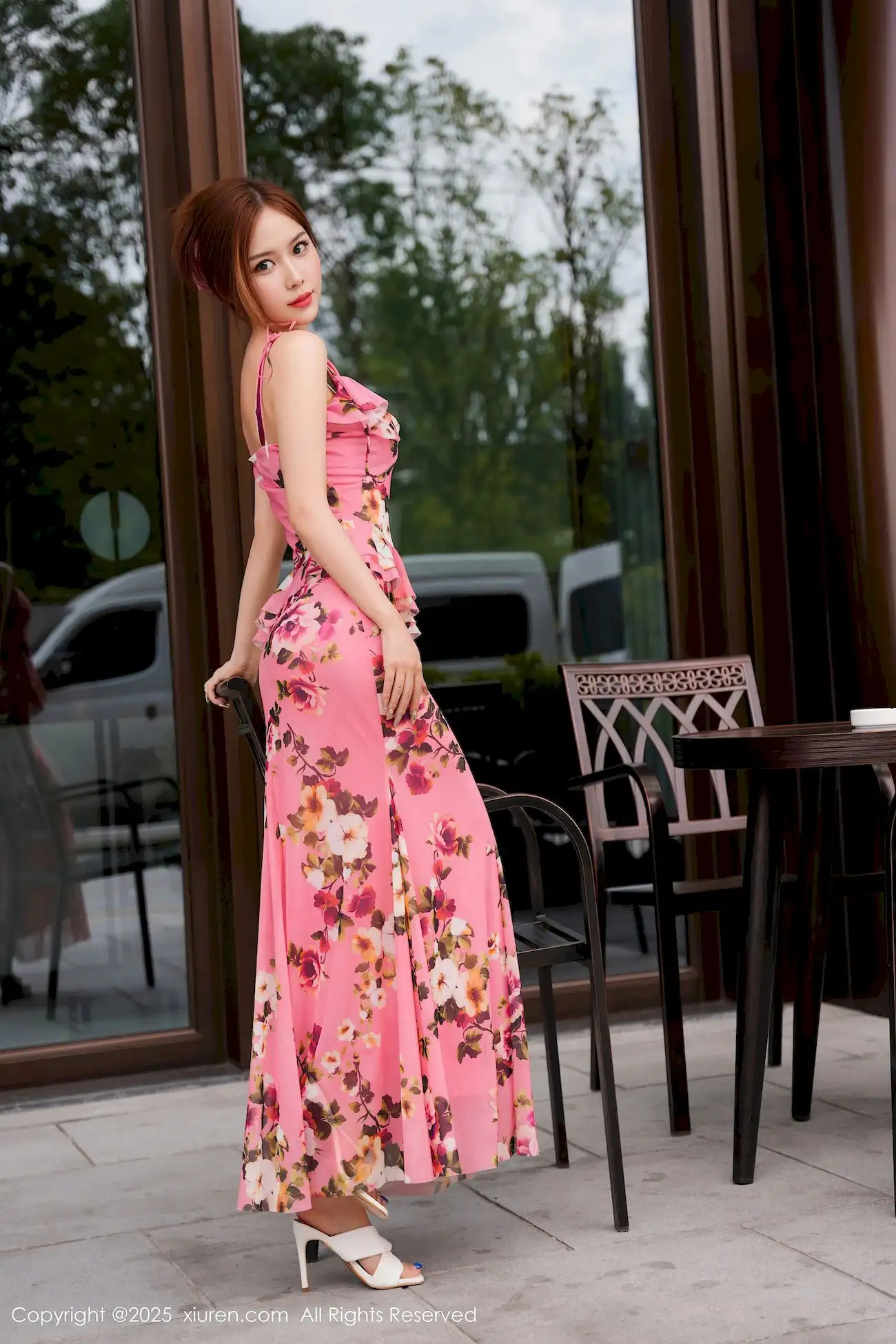 白芷yy黑丝职业装写真 高挑御姐的冷白皮太吸睛 白芷yy黑丝职业装写真 高挑御姐的冷白皮太吸睛