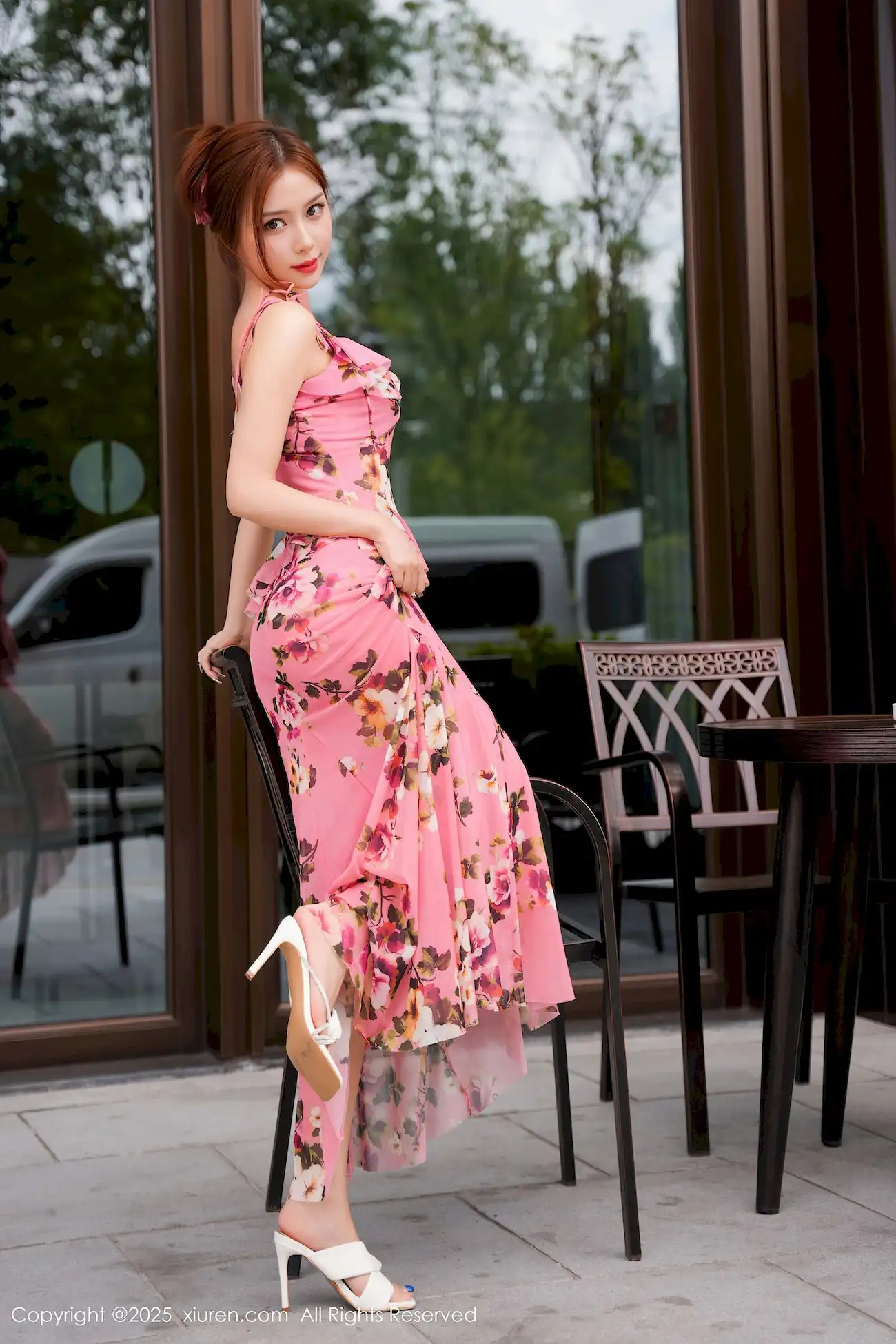 白芷yy黑丝职业装写真 高挑御姐的冷白皮太吸睛 白芷yy黑丝职业装写真 高挑御姐的冷白皮太吸睛