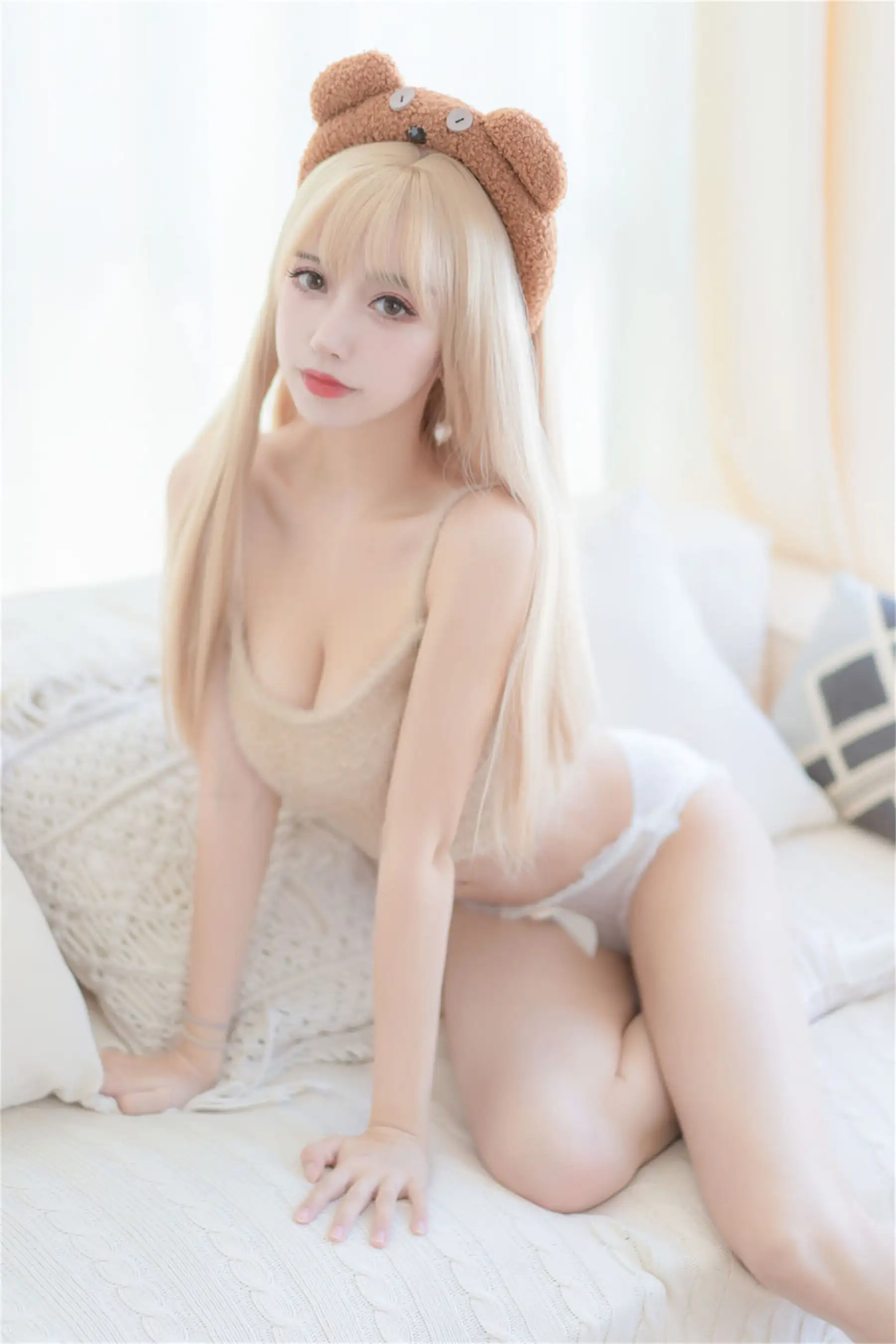 米线线sama小熊软糖纯欲写真 甜美治愈系白嫩美人