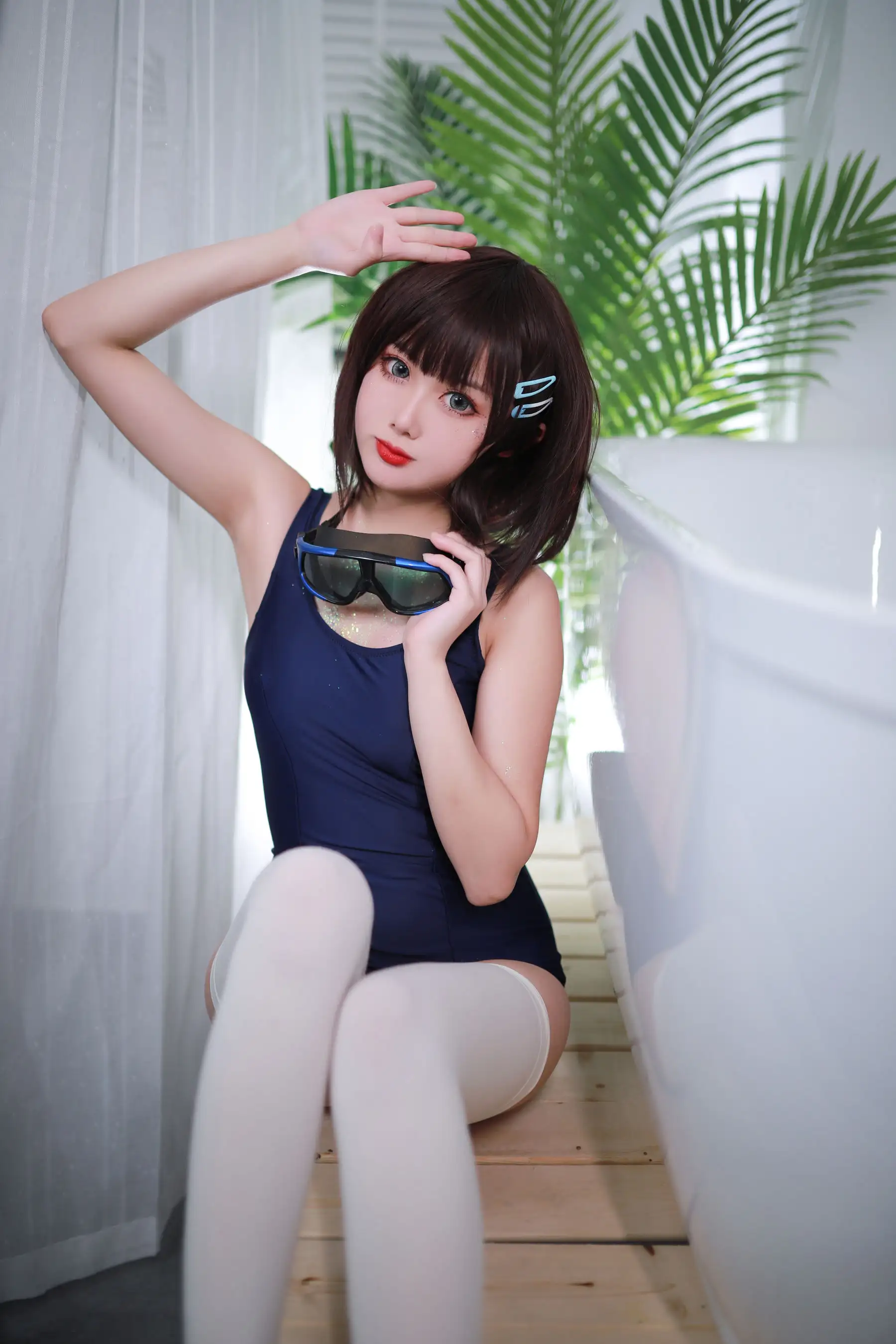 您的蛋蛋蓝色泳装高清写真 清新甜美演绎夏日清凉魅力