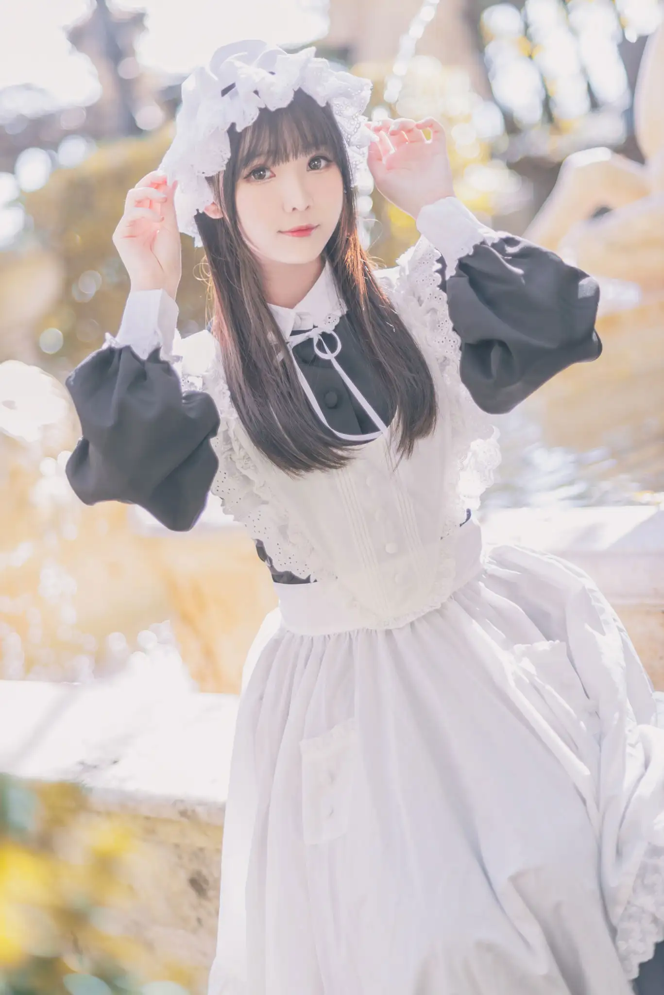 霜月shimo古典女仆洋装出片 午后花园像从油画里走出来