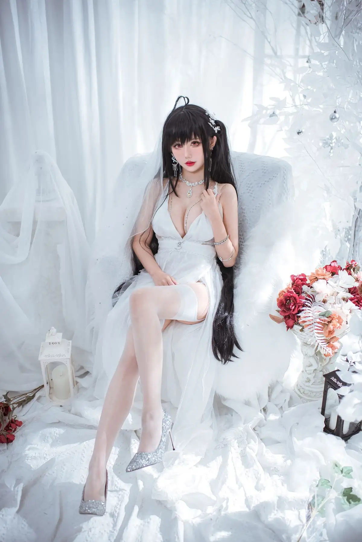 白纱花房里的仙女月 把清冷和柔软穿成了一体