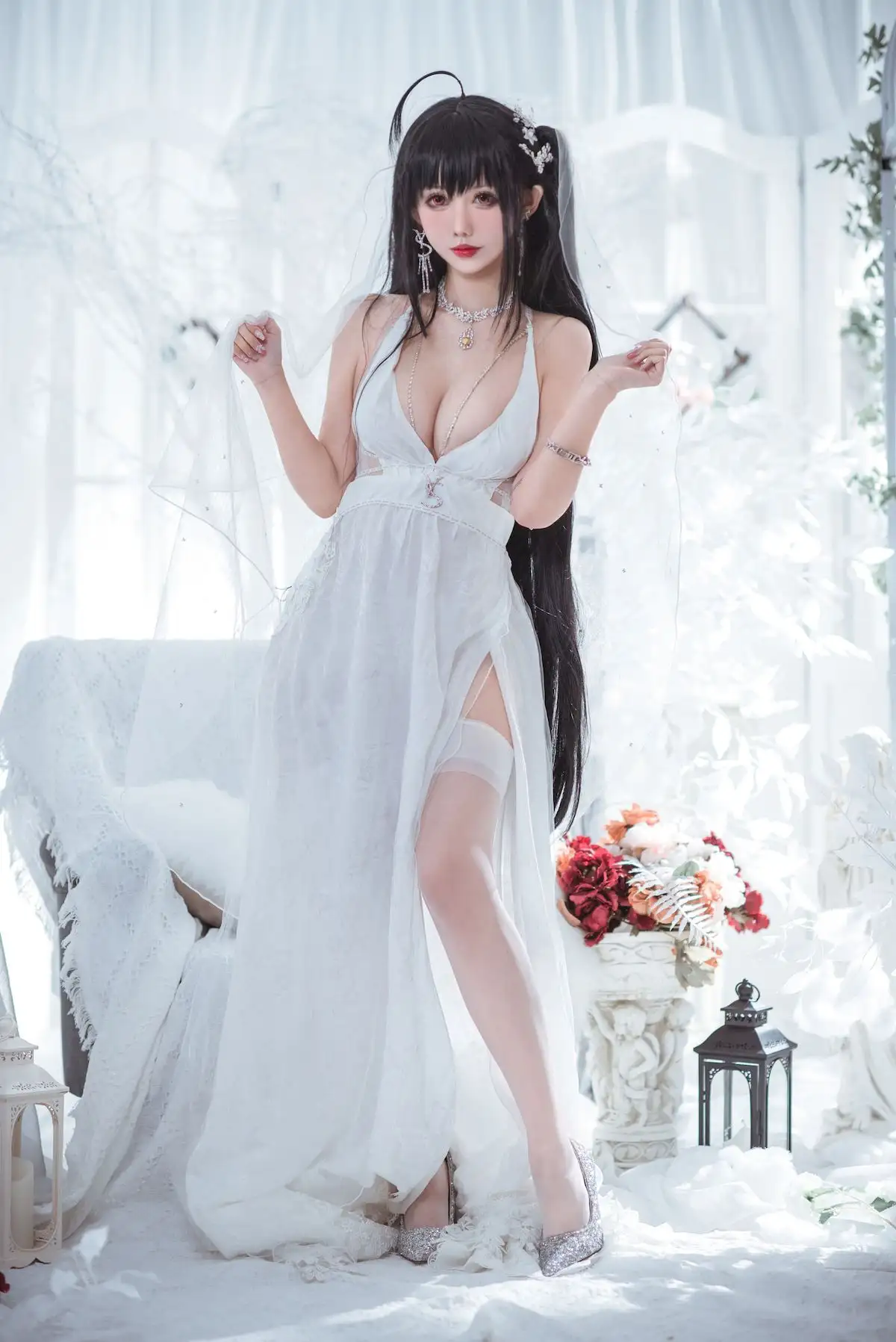 白纱花房里的仙女月 把清冷和柔软穿成了一体