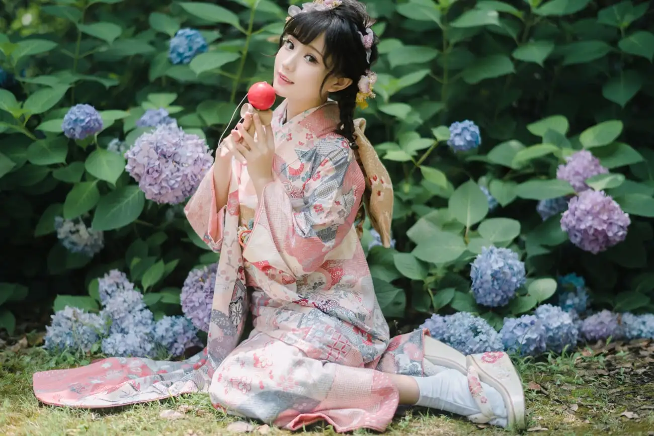 花柒Hana和服绣球花外拍 梅雨季节的粉彩片刻 花柒Hana和服绣球花外拍 梅雨季节的粉彩片刻