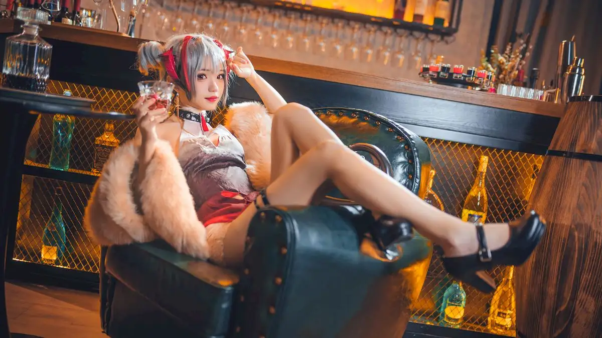 花柒Hana小恶魔夜场篇 皮沙发与琥珀光的占有欲 花柒Hana小恶魔夜场篇 皮沙发与琥珀光的占有欲