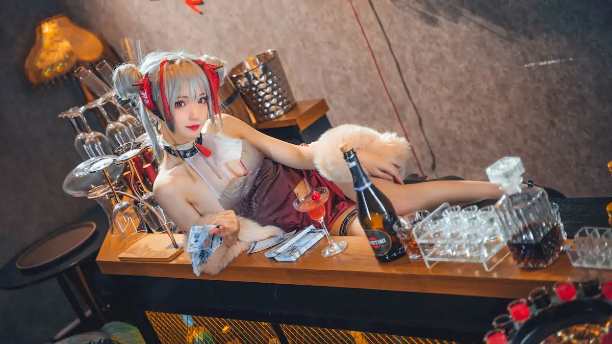 花柒Hana小恶魔夜场篇 皮沙发与琥珀光的占有欲