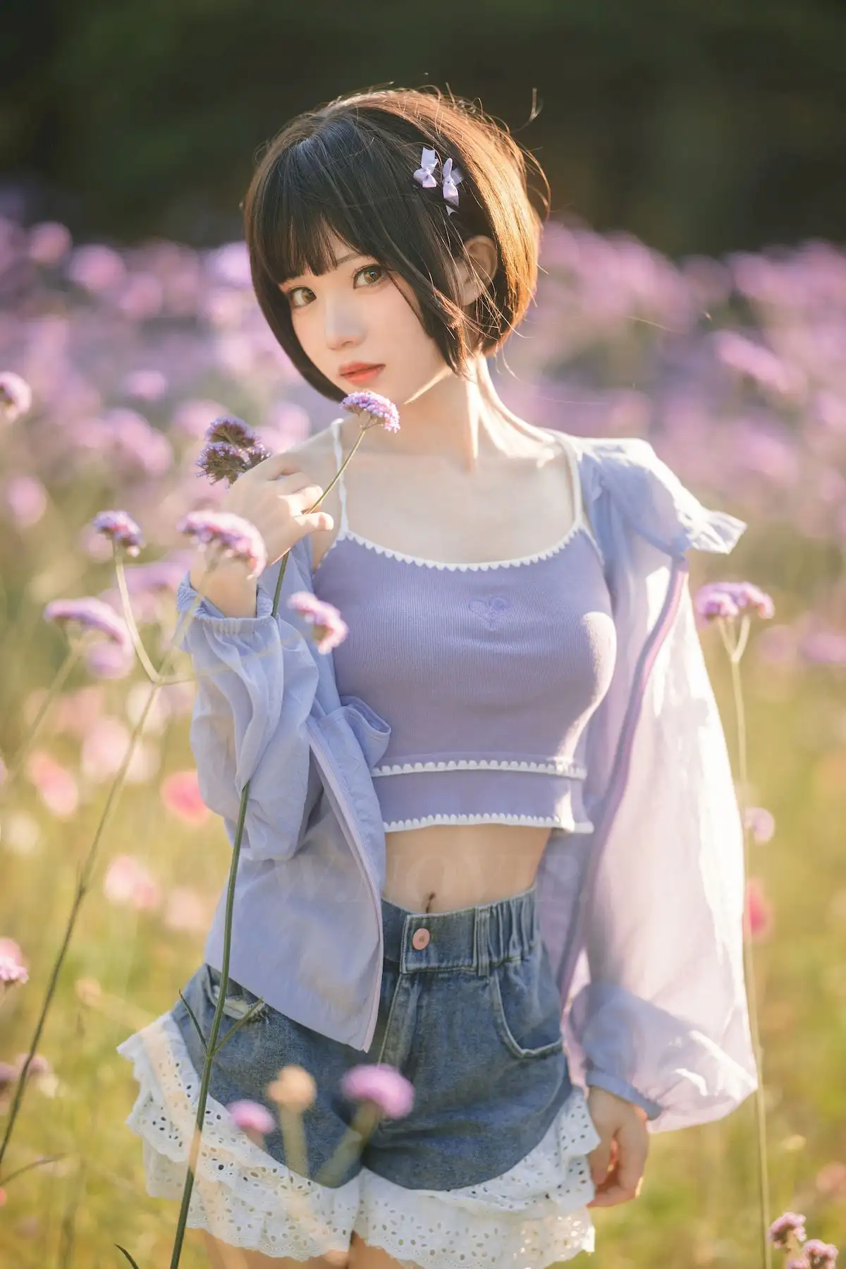 花柒Hana紫花田日常穿搭 傍晚光线把人拍软了