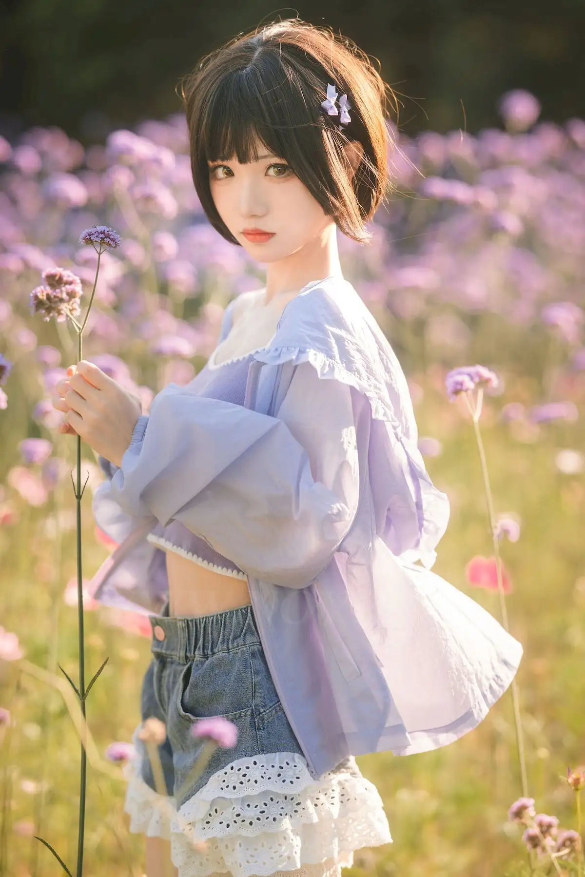 花柒Hana紫花田日常穿搭 傍晚光线把人拍软了
