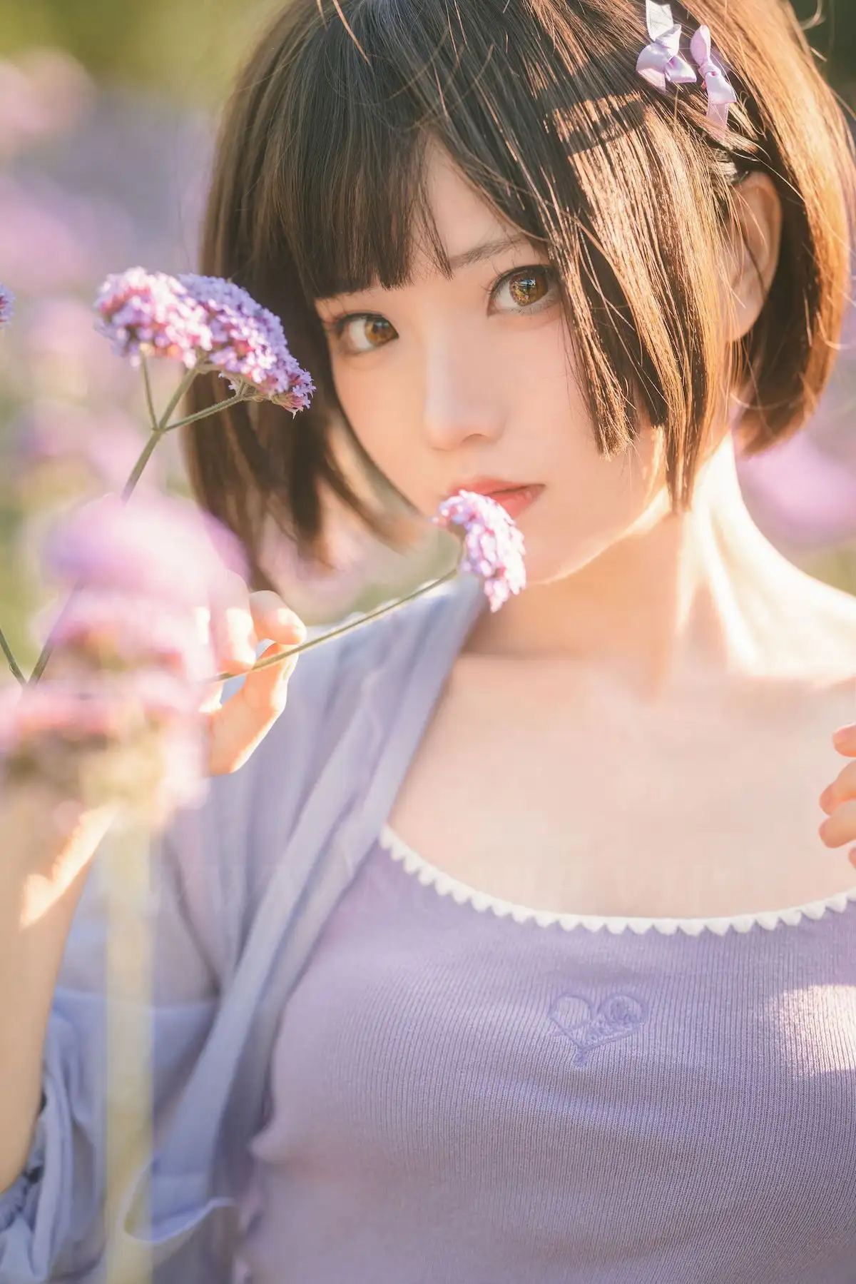 花柒Hana紫花田日常穿搭 傍晚光线把人拍软了