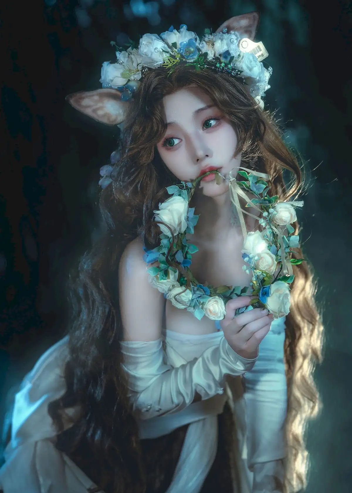 走路摇zly半人马森林写真 雾蓝秘境里的鹿灵花神