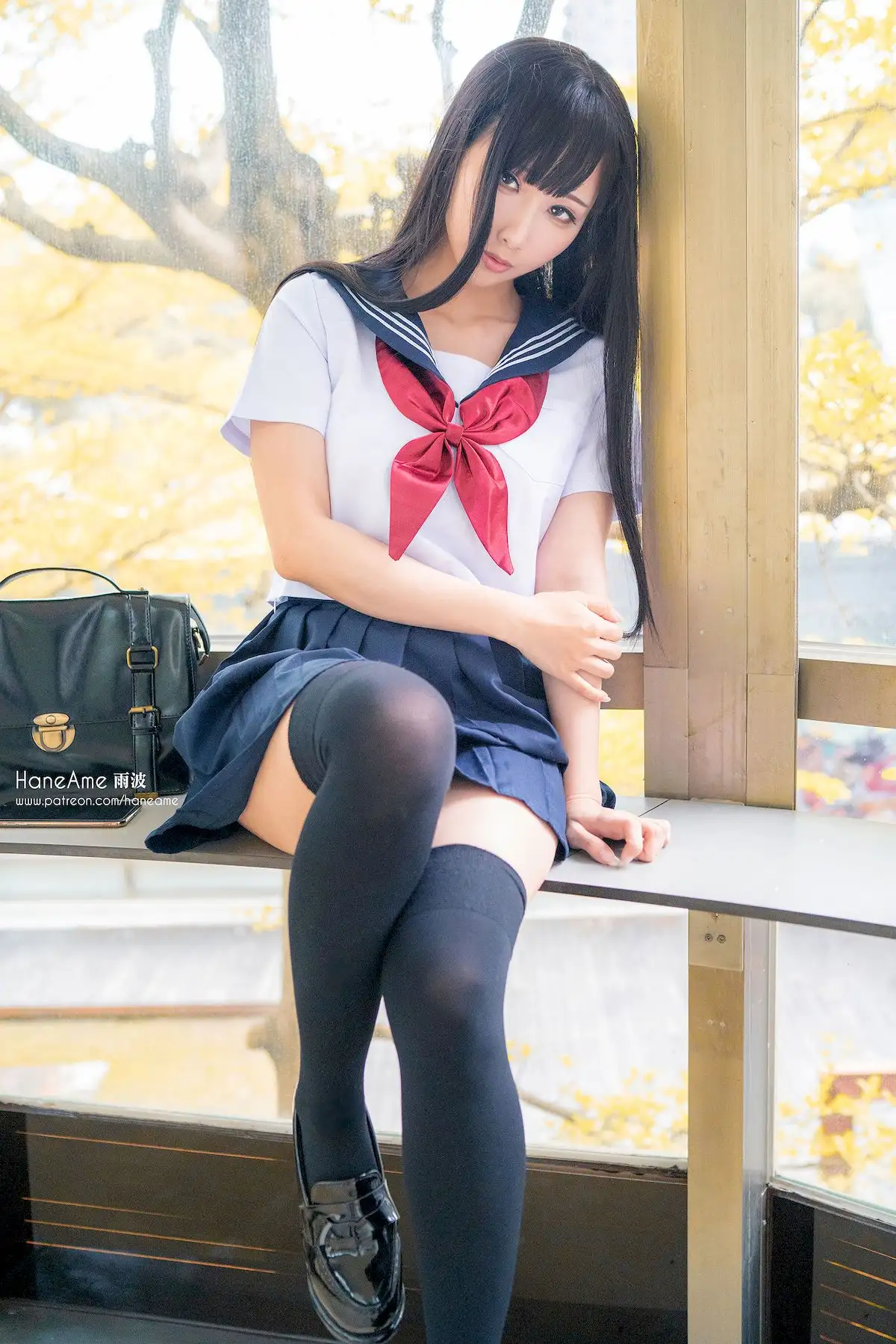 雨波HaneAme秋日水手服写真 银杏走廊里的清纯日常 雨波HaneAme秋日水手服写真 银杏走廊里的清纯日常