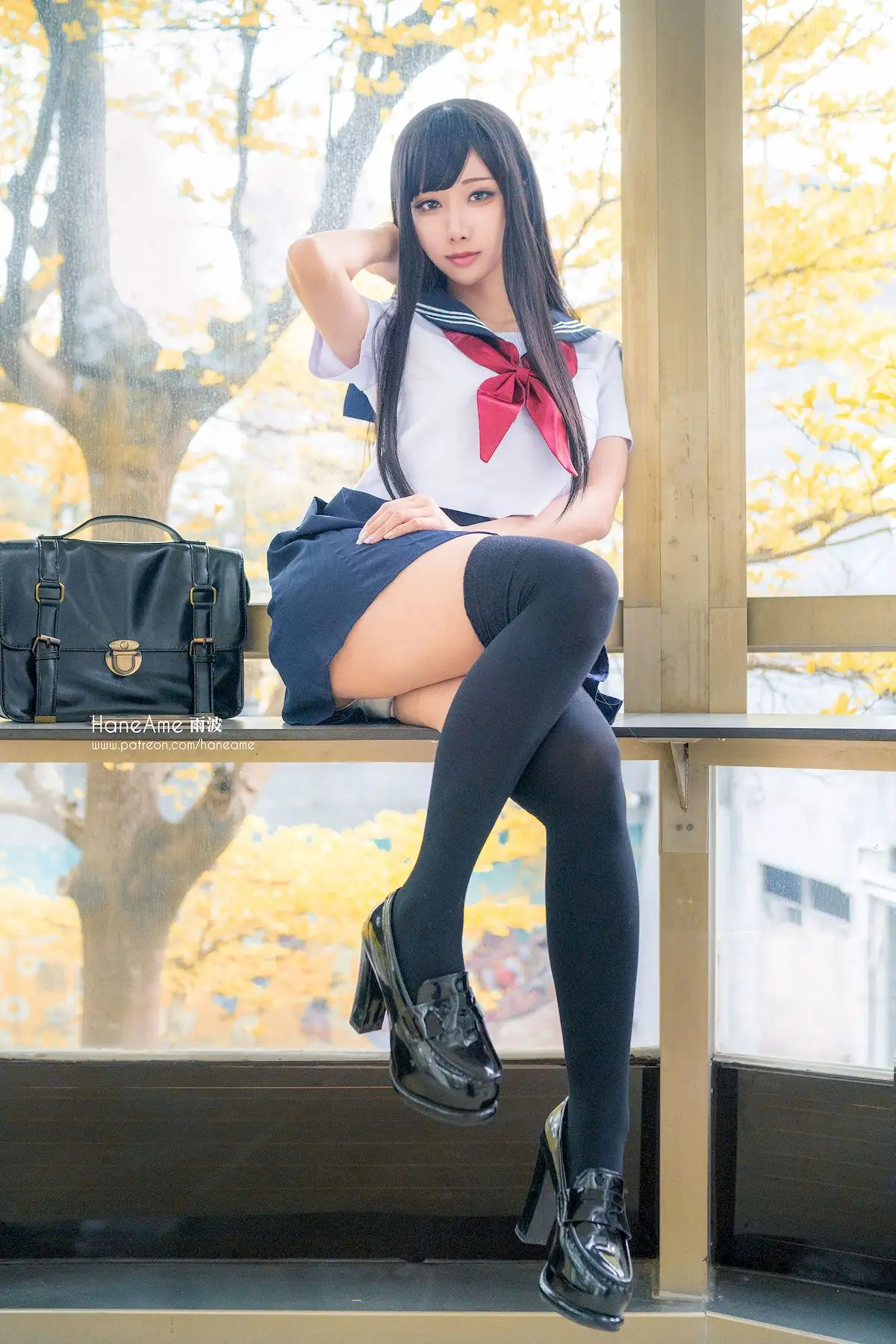 雨波HaneAme秋日水手服写真 银杏走廊里的清纯日常 雨波HaneAme秋日水手服写真 银杏走廊里的清纯日常