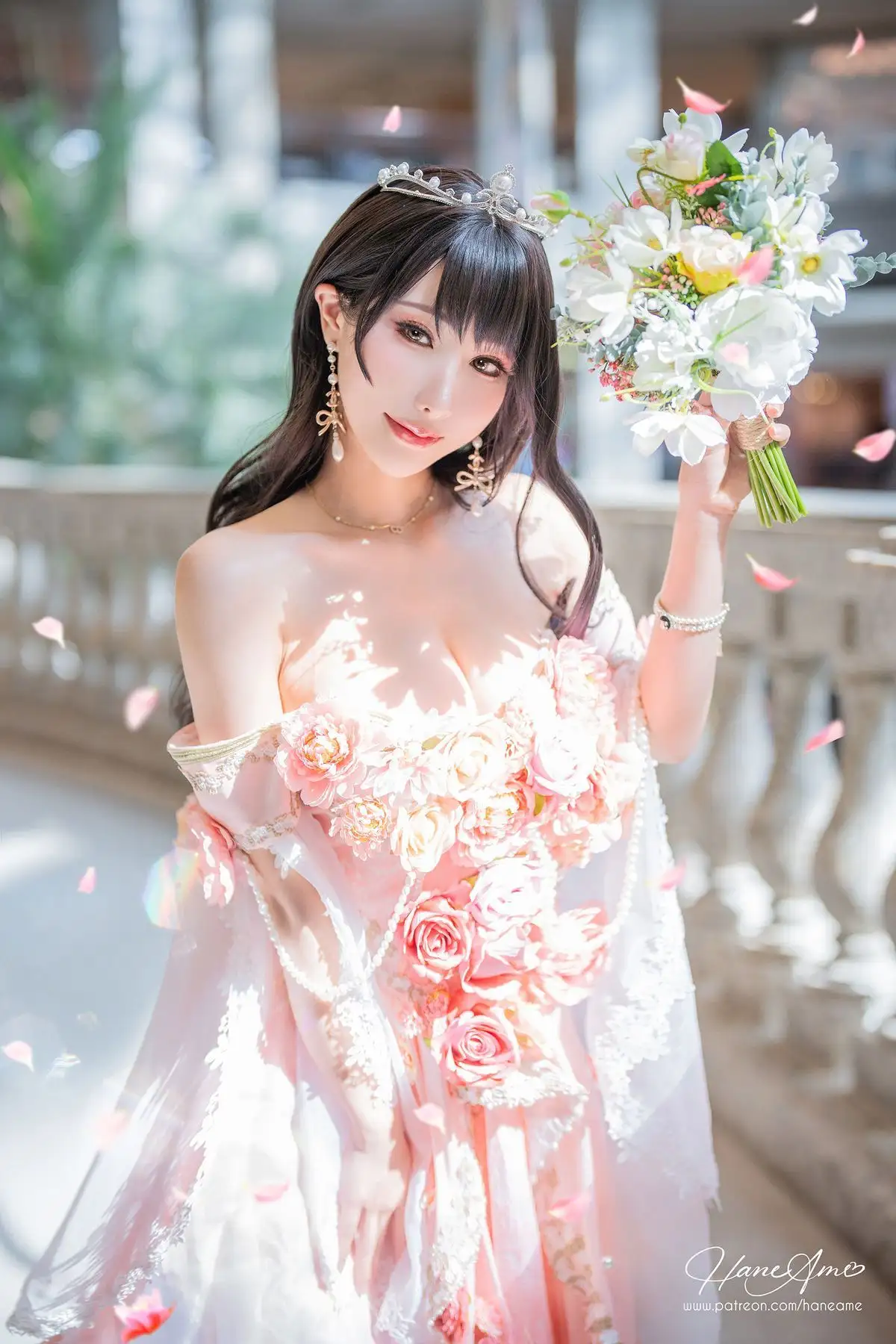 雨波HaneAme粉玫瑰礼服写真 花瓣飞舞的甜美公主风