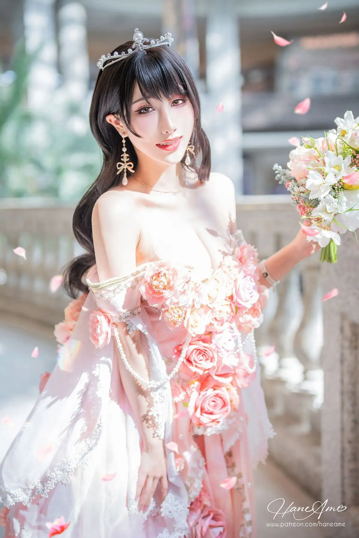 雨波HaneAme粉玫瑰礼服写真 花瓣飞舞的甜美公主风