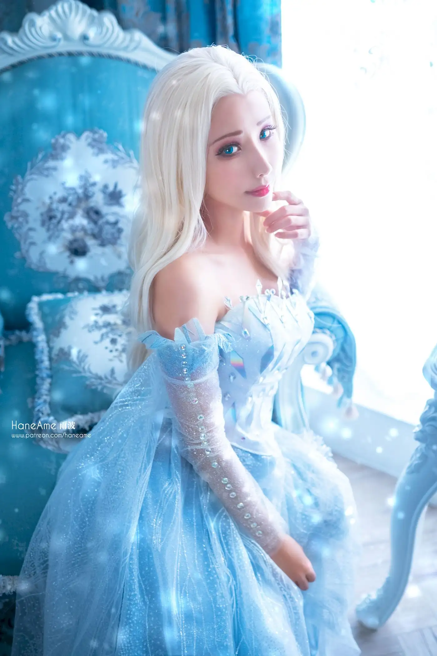 雨波HaneAme冰雪女王COS写真 银发蓝裙的梦幻童话