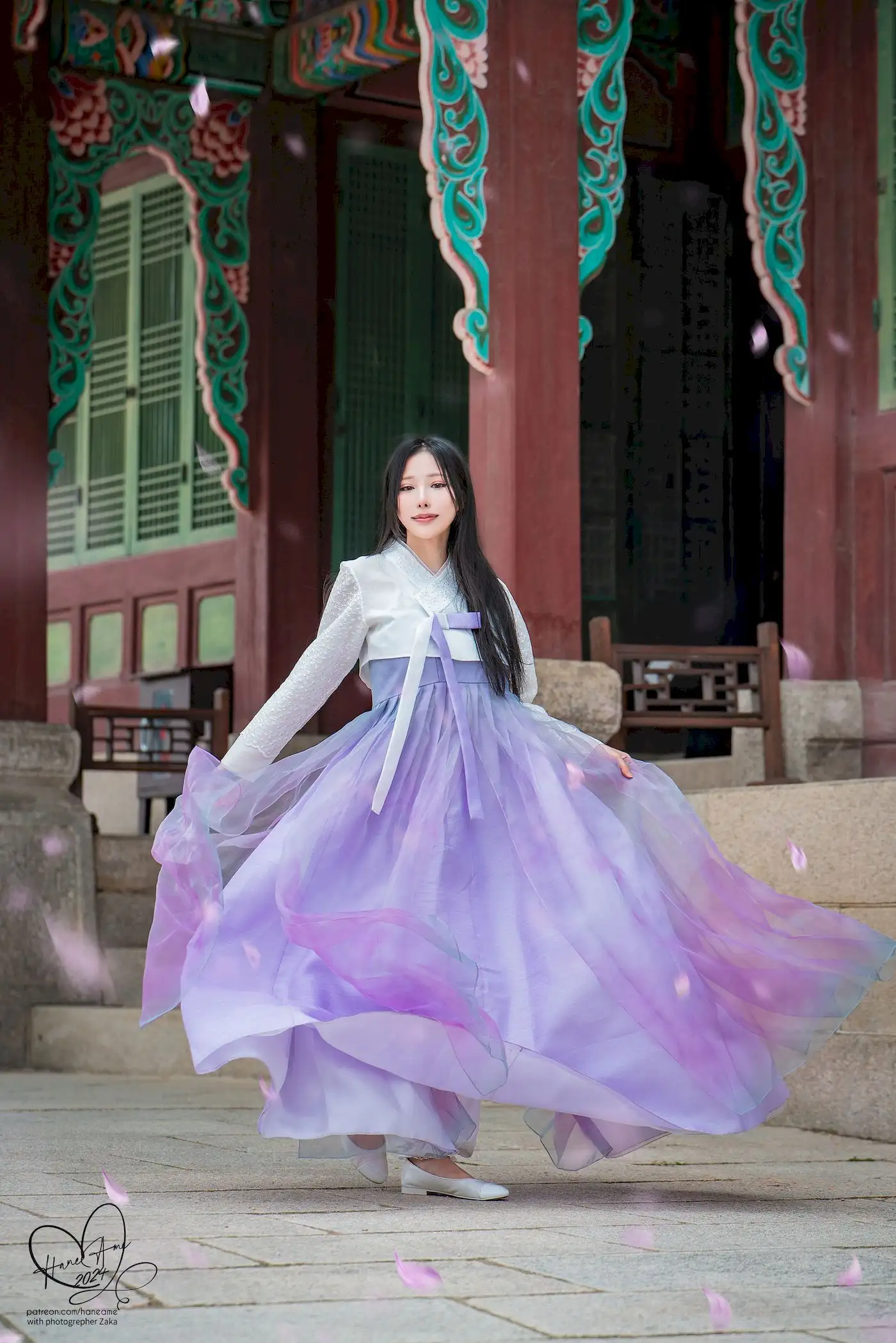 雨波HaneAme紫霞韩服写真 古宫花海间的温婉漫游 雨波HaneAme紫霞韩服写真 古宫花海间的温婉漫游