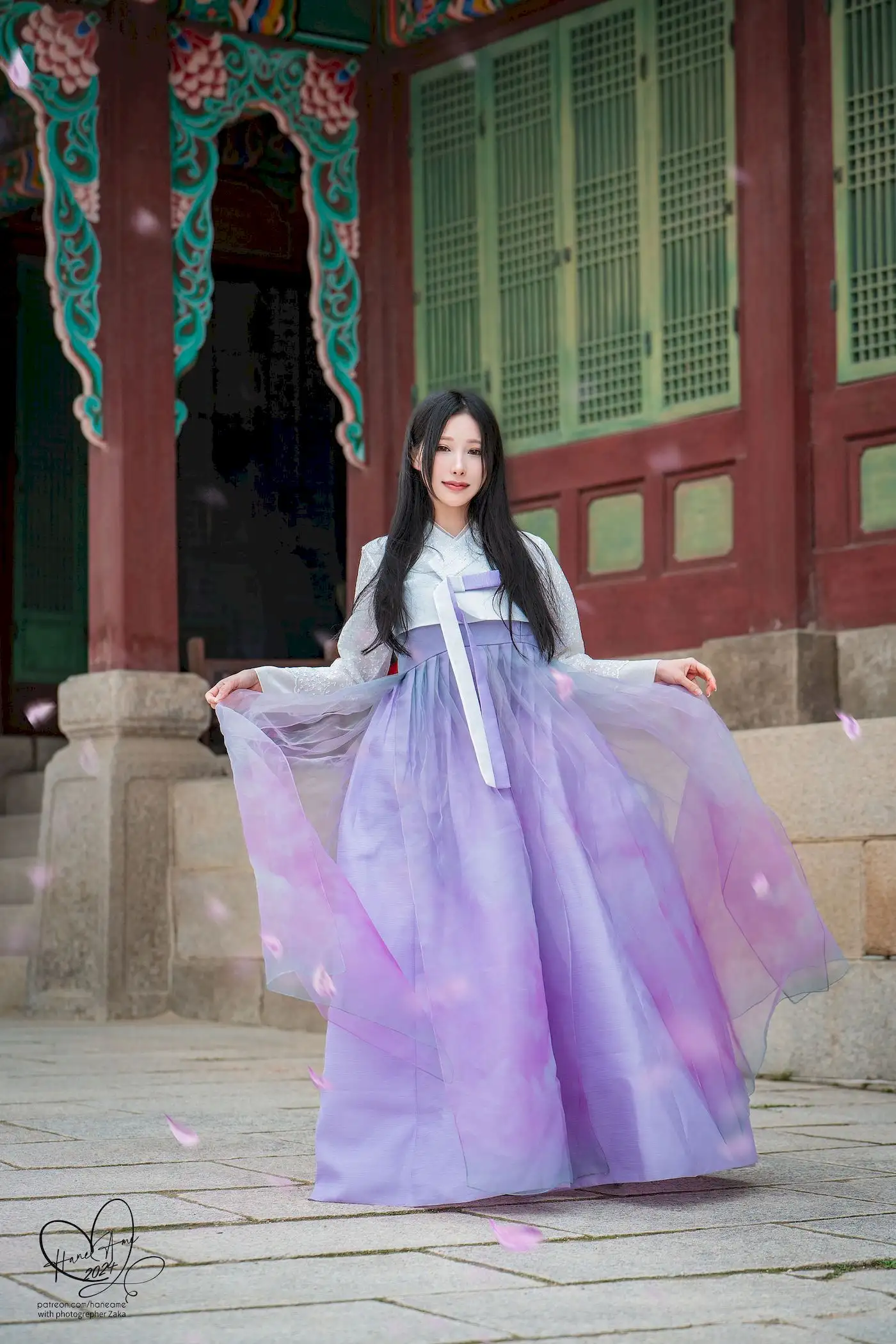 雨波HaneAme紫霞韩服写真 古宫花海间的温婉漫游